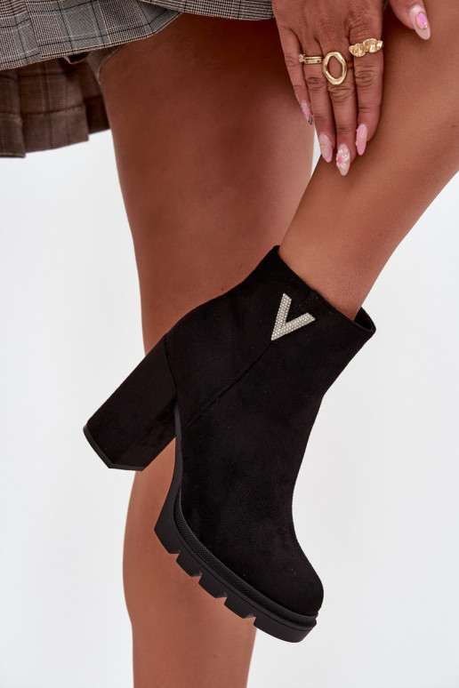 Bottes pour femmes réchauffer avec des talons Avec des décorations Detalem couleur noire Briella Bottes pour femmes réchauffer avec des talons Avec des décorations Detalem couleur noire Briella