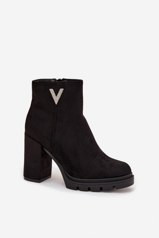 Bottes pour femmes réchauffer avec des talons Avec des décorations Detalem couleur noire Briella Bottes pour femmes réchauffer avec des talons Avec des décorations Detalem couleur noire Briella