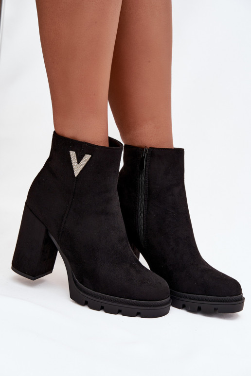 Bottes pour femmes réchauffer avec des talons Avec des décorations Detalem couleur noire Briella Bottes pour femmes réchauffer avec des talons Avec des décorations Detalem couleur noire Briella