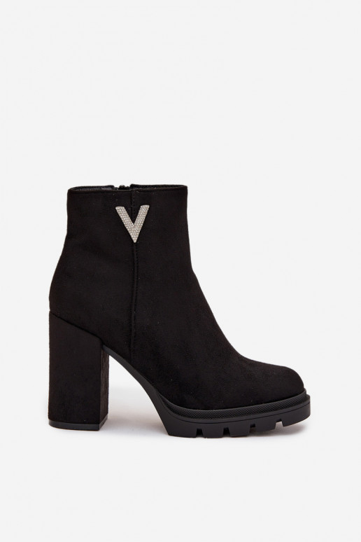 Bottes pour femmes réchauffer avec des talons Avec des décorations Detalem couleur noire Briella Bottes pour femmes réchauffer avec des talons Avec des décorations Detalem couleur noire Briella