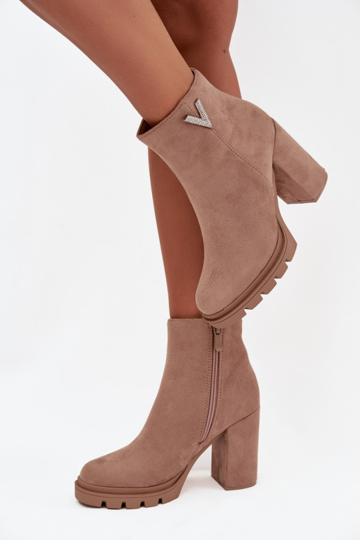 Bottes pour femmes réchauffer avec des talons Avec des décorations Detalem beige Briella Bottes pour femmes réchauffer avec des talons Avec des décorations Detalem beige Briella