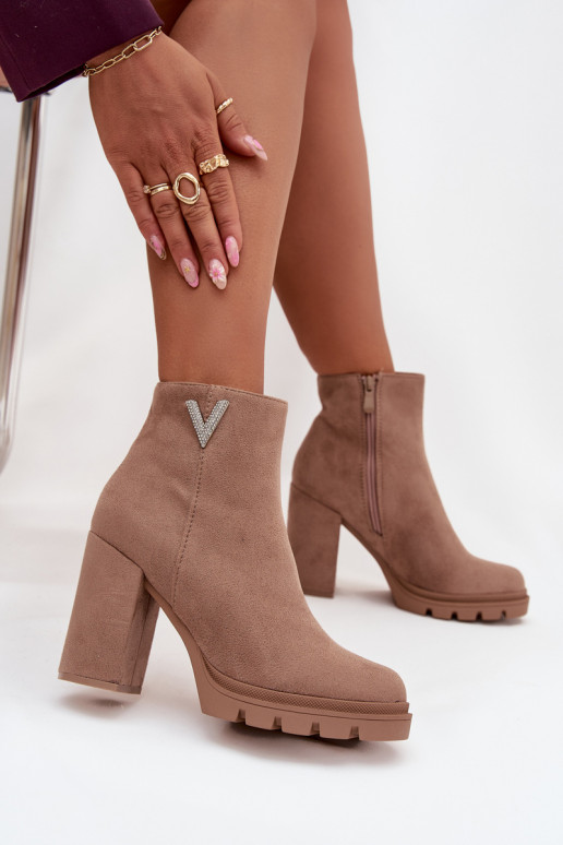 Bottes pour femmes réchauffer avec des talons Avec des décorations Detalem beige Briella Bottes pour femmes réchauffer avec des talons Avec des décorations Detalem beige Briella