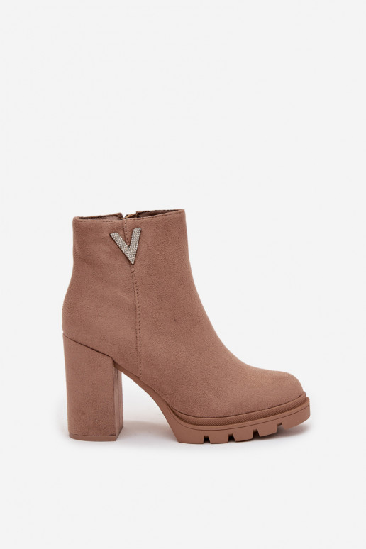 Bottes pour femmes réchauffer avec des talons Avec des décorations Detalem beige Briella Bottes pour femmes réchauffer avec des talons Avec des décorations Detalem beige Briella