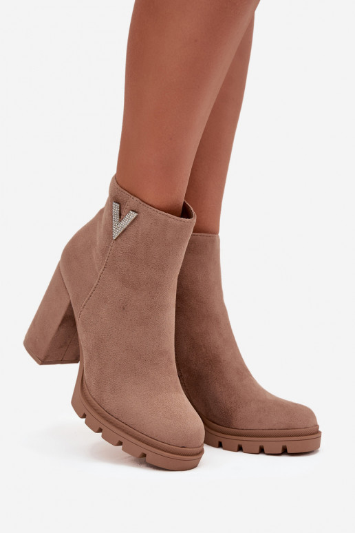 Bottes pour femmes réchauffer avec des talons Avec des décorations Detalem beige Briella Bottes pour femmes réchauffer avec des talons Avec des décorations Detalem beige Briella