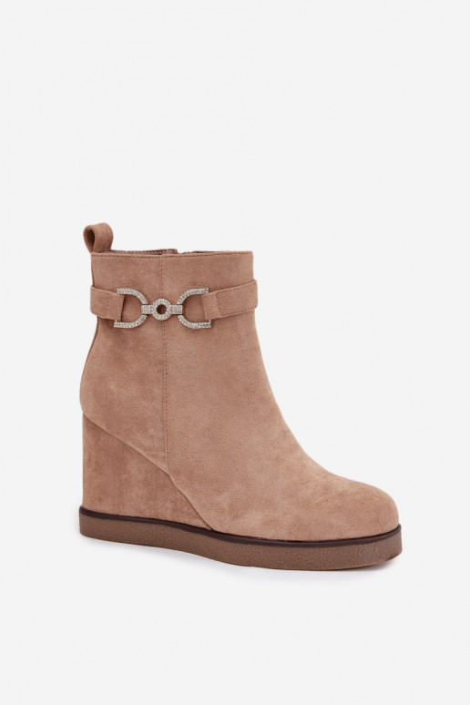 Bottes pour femmes Sur un coin Avec des décorations Detalem beige Il fautrivana