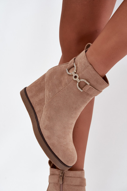 Bottes pour femmes Sur un coin Avec des décorations Detalem beige Il fautrivana