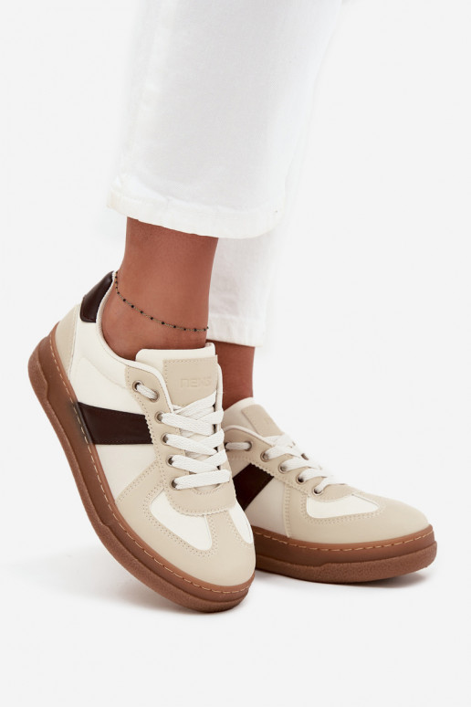Chaussures modèle baskets Féminin avec une plateforme beige Galivina