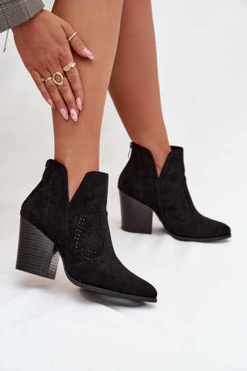 avec des éléments ajourés Bottes pour femmes S.Barski HY51-060 couleur noire