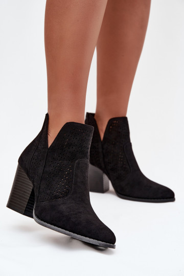avec des éléments ajourés Bottes pour femmes S.Barski HY51-060 couleur noire 2