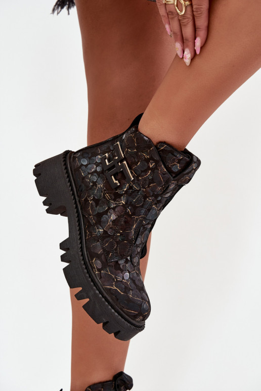 Peau Bottes pour femmes avec des ornements réchauffer Artiker 57C2084 Noir et-couleur dorée