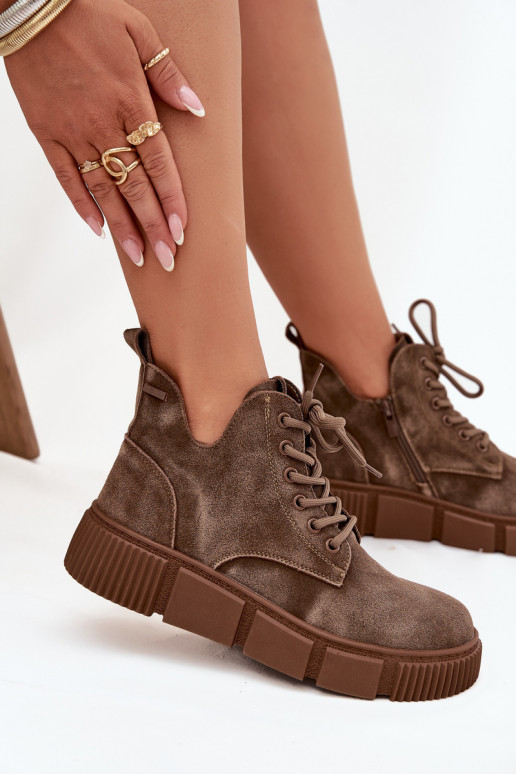 en daim chaussures à talons bas pour femmes avec une plateforme Big Star SS274594 beige