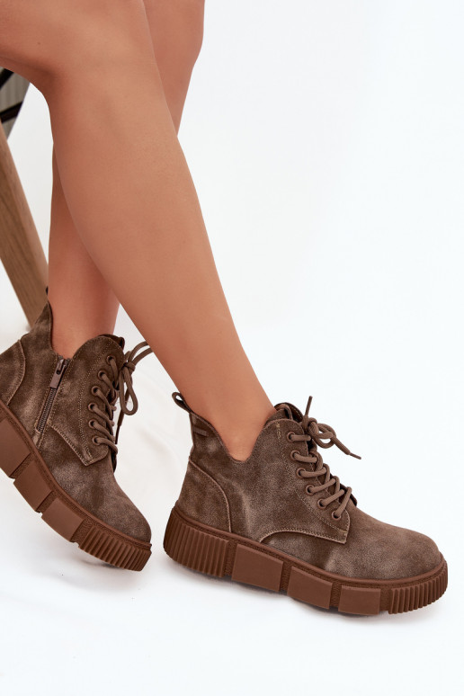 en daim chaussures à talons bas pour femmes avec une plateforme Big Star SS274594 beige