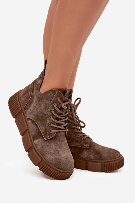 en daim chaussures à talons bas pour femmes avec une plateforme Big Star SS274594 beige