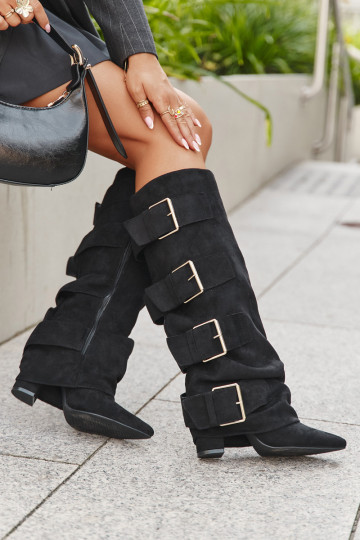 Bottes montantes pour femmes à talons, empeigne cousue et boucles dorées en éco-suède noir Is 2