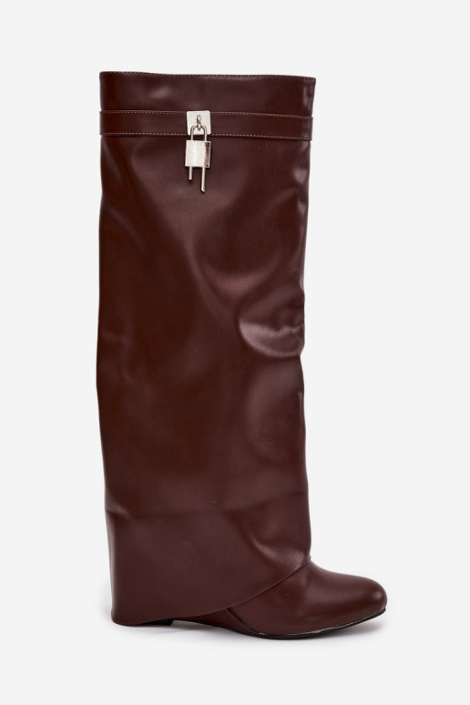 Bottes longues pour femmes sur plateforme avec sangles et détails argentés en simili cuir marron Korivelle Bottes longues pour femmes sur plateforme avec sangles et détails argentés en simili cuir marron Korivelle