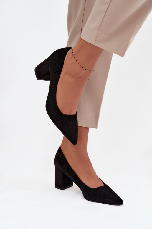 Chaussures Féminin Ze Szpiczastymi Noskami avec des talons couleur noire Pavira Chaussures Féminin Ze Szpiczastymi Noskami avec des talons couleur noire Pavira
