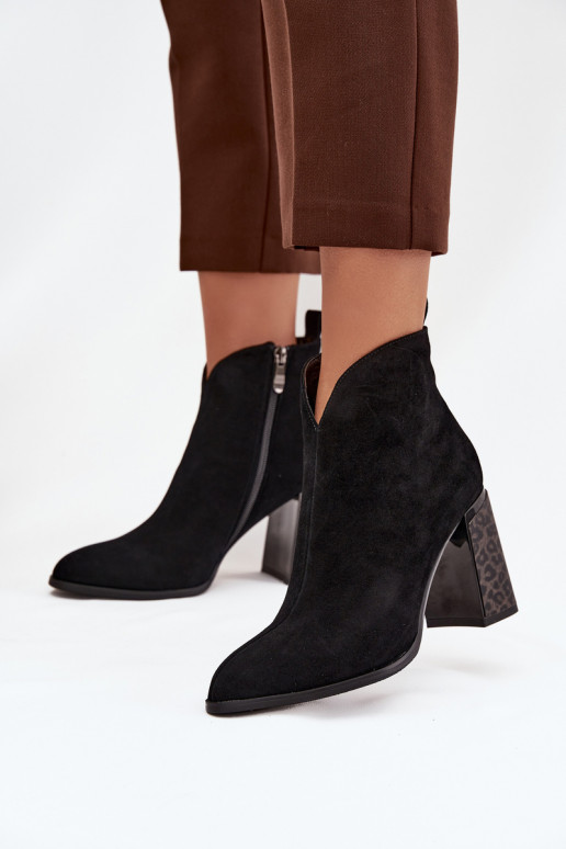 Peau en daim Bottes avec chauffage à l intérieur couleur noire Zivella Peau en daim Bottes avec chauffage à l intérieur couleur noire Zivella