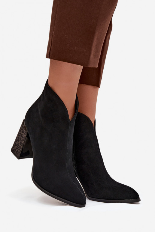 Peau en daim Bottes avec chauffage à l intérieur couleur noire Zivella Peau en daim Bottes avec chauffage à l intérieur couleur noire Zivella