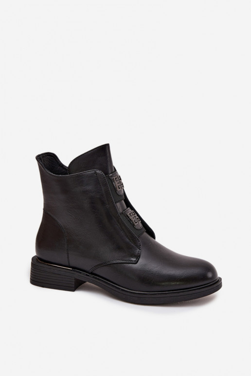 Bottes pour femmes réchauffer Sur un talon bas avec de beaux détails couleur noire Tavressa