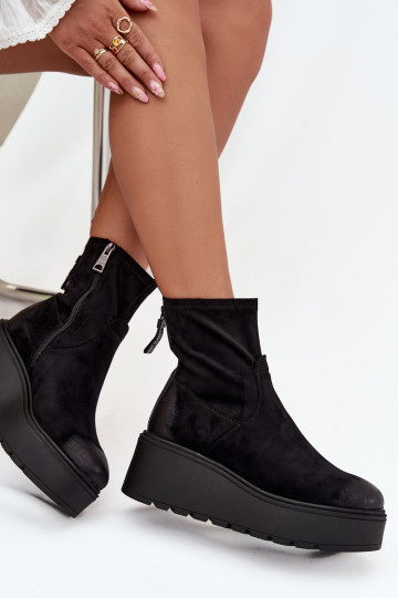 Bottes pour femmes avec une plateforme réchauffer Vinceza 58596 couleur noire