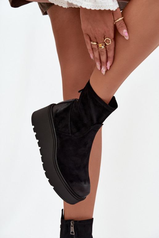 Bottes pour femmes avec une plateforme réchauffer Vinceza 58596 couleur noire