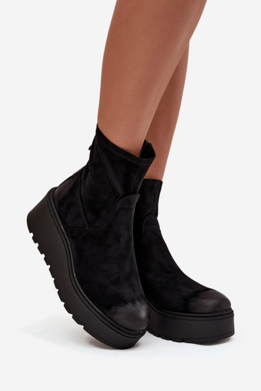 Bottes pour femmes avec une plateforme réchauffer Vinceza 58596 couleur noire
