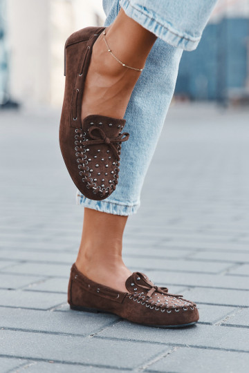 Mocassins décorés pour femmes en simili daim couleur marron "Prissine"