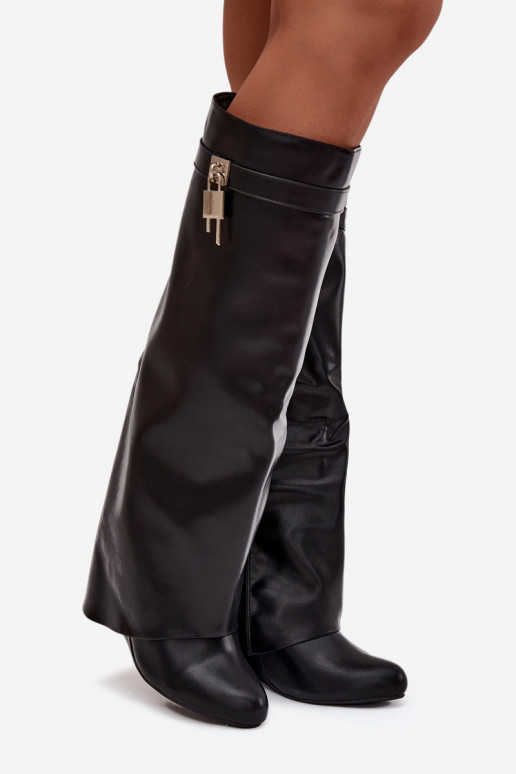 Bottes longues pour femmes sur plateforme avec sangles et détails argentés en simili cuir noir Korivelle Bottes longues pour femmes sur plateforme avec sangles et détails argentés en simili cuir noir Korivelle