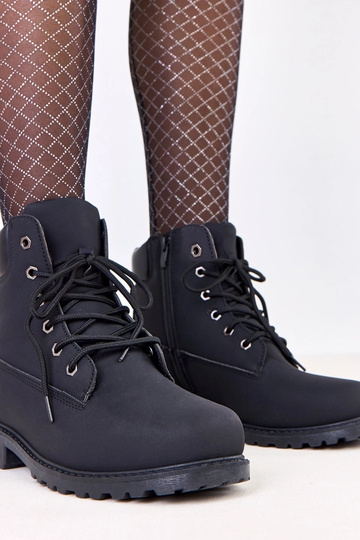 Czarne traperki damskie...