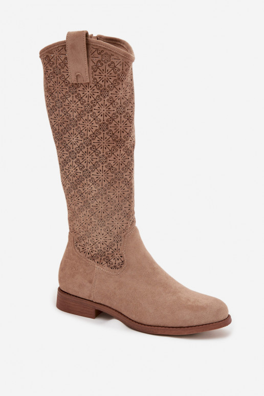 bottes pour femmes avec des éléments ajourés avec des talons larges S.Barski HY52-534 beige bottes pour femmes avec des éléments ajourés avec des talons larges S.Barski HY52-534 beige
