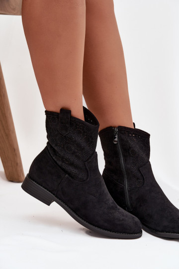 Bottes pour femmes avec des talons larges avec des éléments ajourés S.Barski HY52-530 couleur noire
