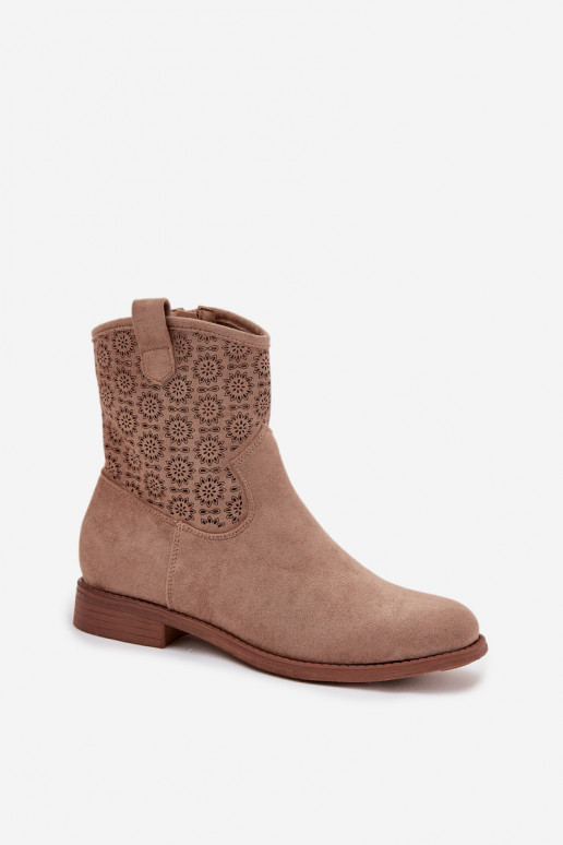 Bottes pour femmes avec des talons larges avec des éléments ajourés S.Barski HY52-530 beige