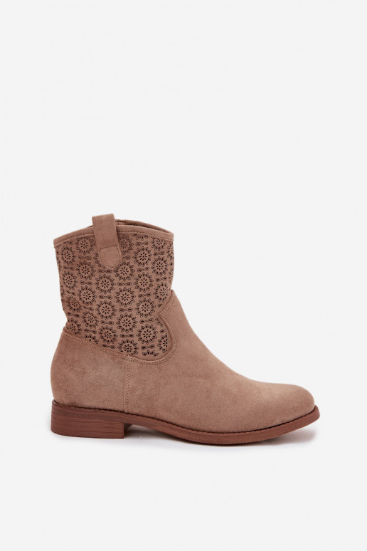 Bottes pour femmes avec des talons larges avec des éléments ajourés S.Barski HY52-530 beige