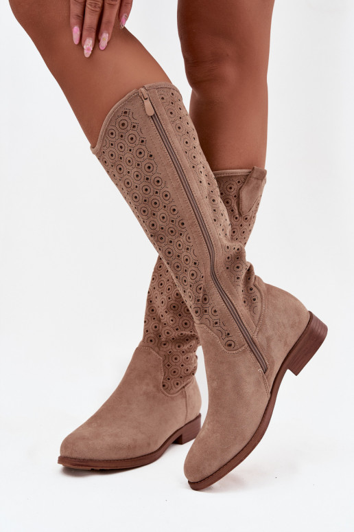 bottes pour femmes avec des talons larges avec des éléments ajourés S.Barski HY52-531 beige