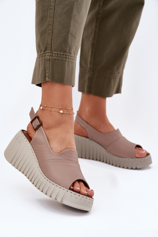 Sandales pour femmesActivéturalnej Skóry Sur un coin Artiker 54C0788 beige