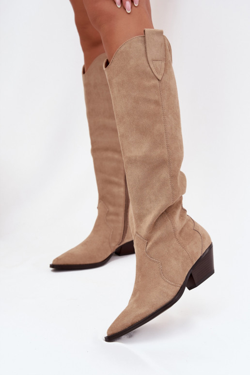 Bottes longues en style cowboy avec talons, en cuir écologique de couleur sable Jovianne