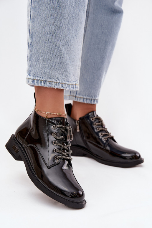 Peau avec effet vernis Bottes pour femmes Avec des décorations Laçagem D&A MR52-124 couleur noire