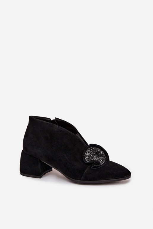 Peau Chaussures en daim Féminin avec des talons avec des ornements D&A MR52-182 couleur noire