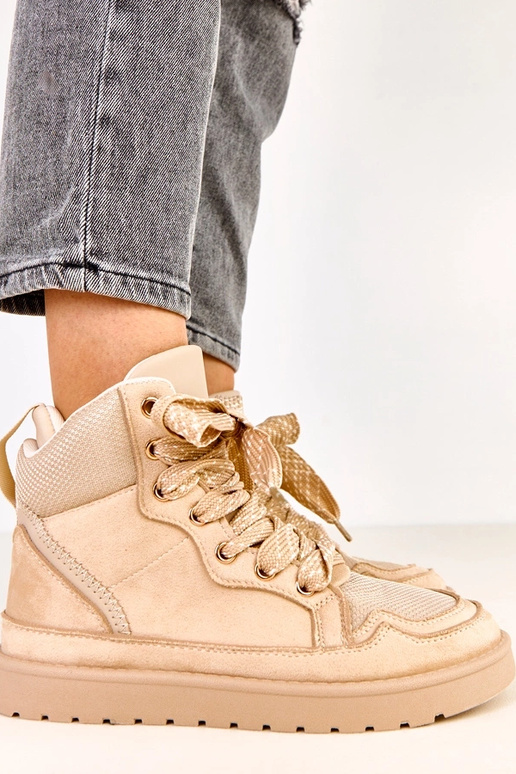 Baskets hautes beiges avec de grosses...