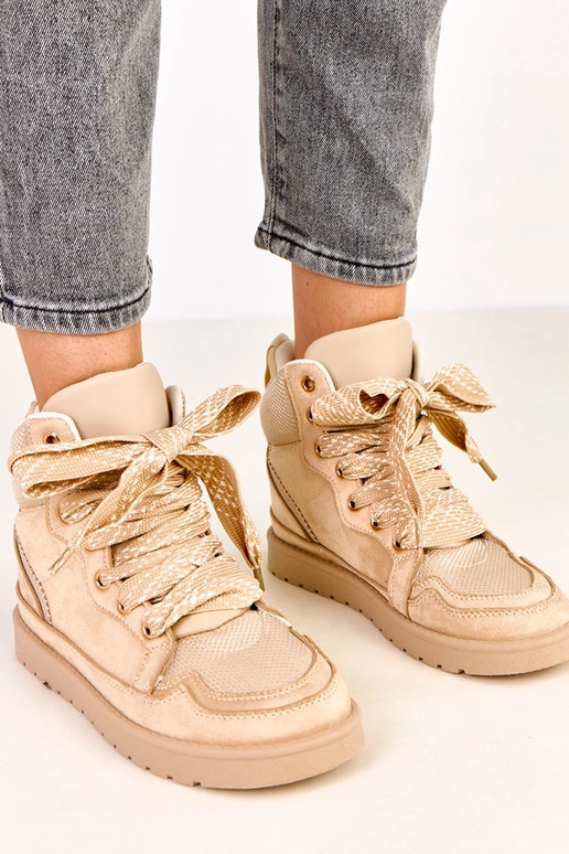 Baskets hautes beiges avec de grosses...