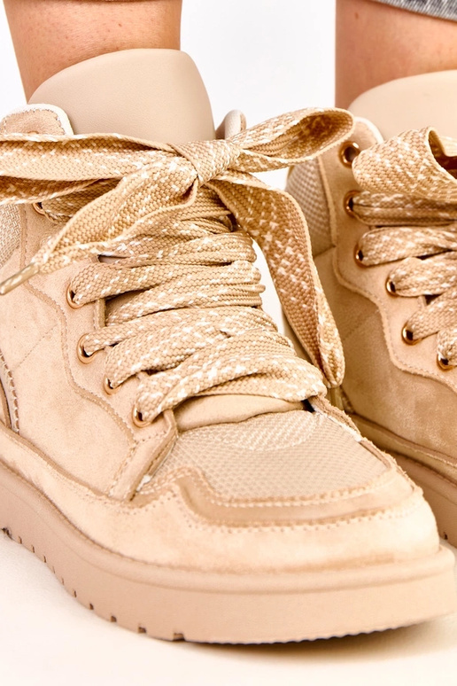 Baskets hautes beiges avec de grosses...