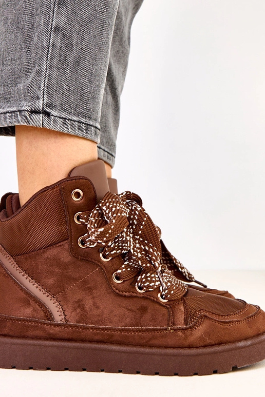 Baskets hautes marron avec de grosses...