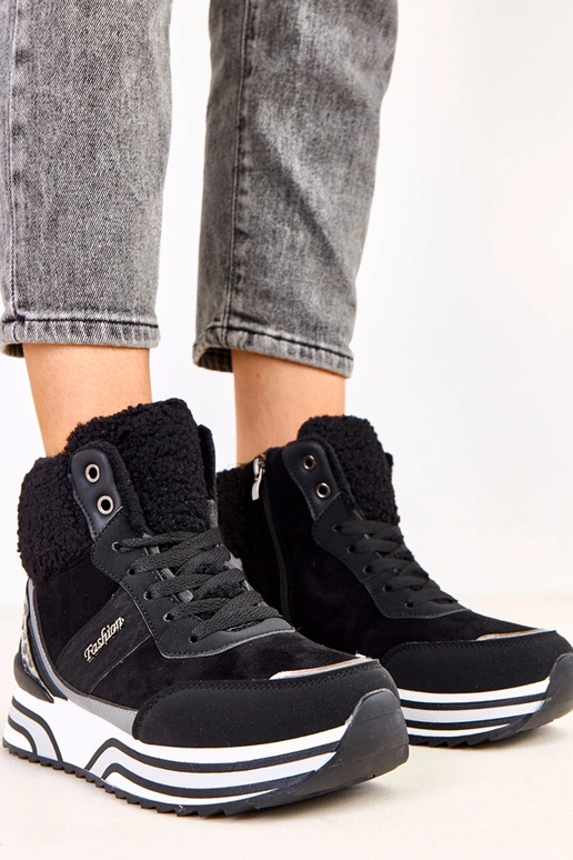 Baskets hautes noires et chaudes avec...