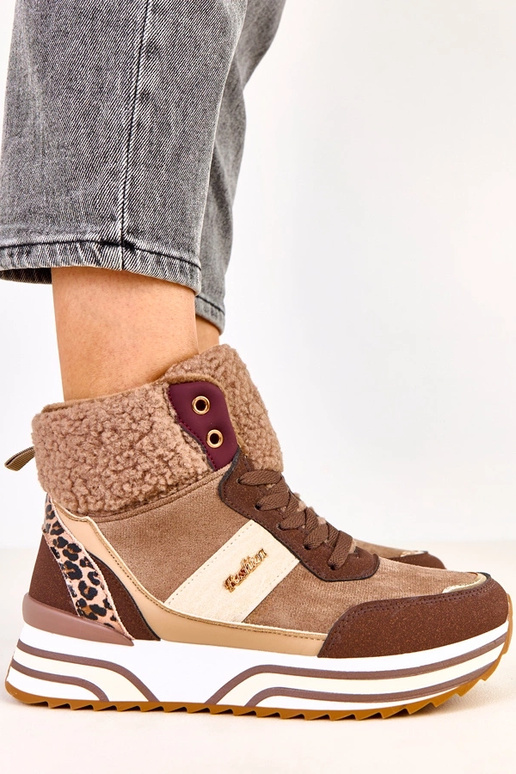 Baskets hautes marron et chaudes avec...