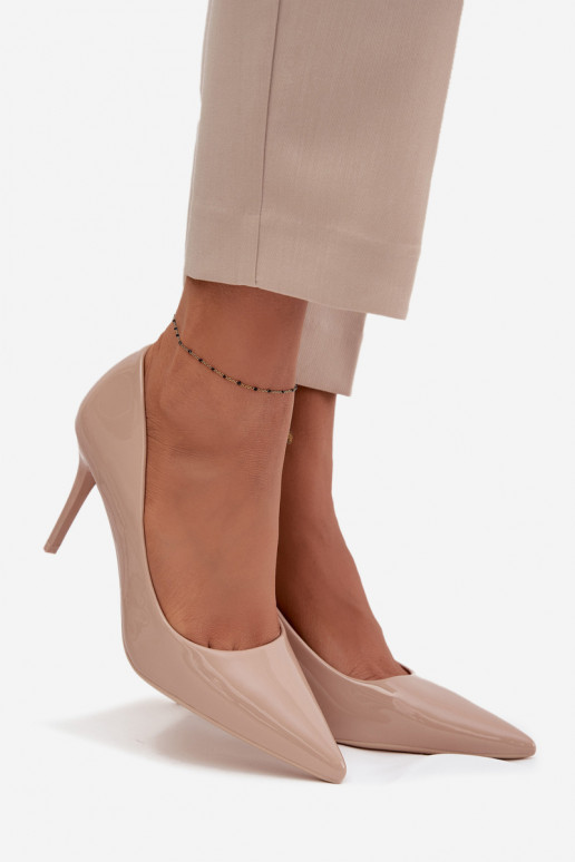 Escarpins en simili cuir verni pour femmes à bouts pointus couleur sable Jadira Escarpins en simili cuir verni pour femmes à bouts pointus couleur sable Jadira