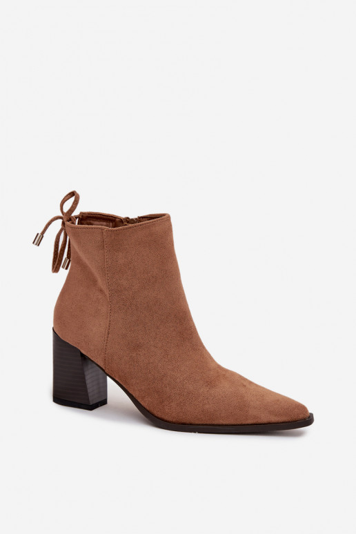 Bottines brunes pour femmes avec détails stylés Halisse Bottines brunes pour femmes avec détails stylés Halisse