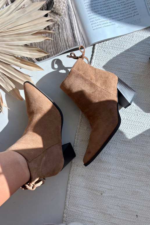 Bottines brunes pour femmes avec détails stylés Halisse Bottines brunes pour femmes avec détails stylés Halisse