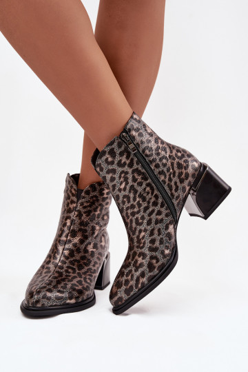 Bottines en cuir pour femmes isolées avec motif en fourrure léopard D&A CR52-622 noires et dorées