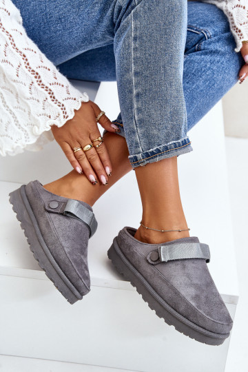 Féminin Chaussons réchauffer avec de la fourrure à l intérieur avec une plateforme couleur grise Azida