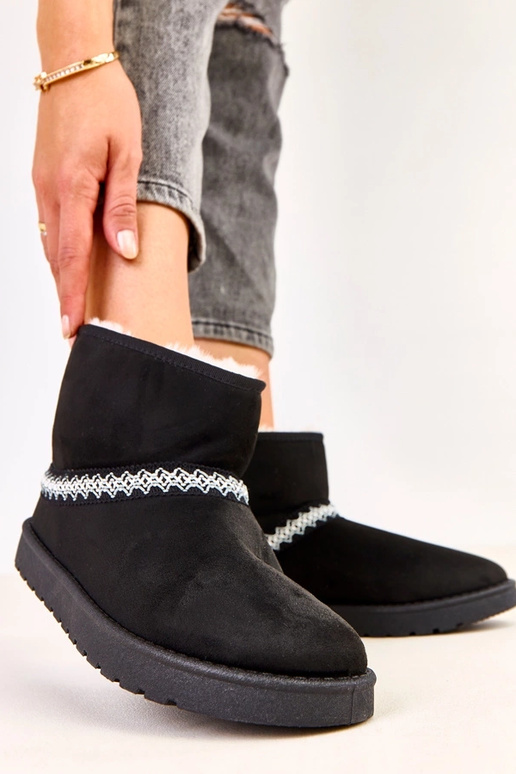 Bottes neige basses noires en suede...